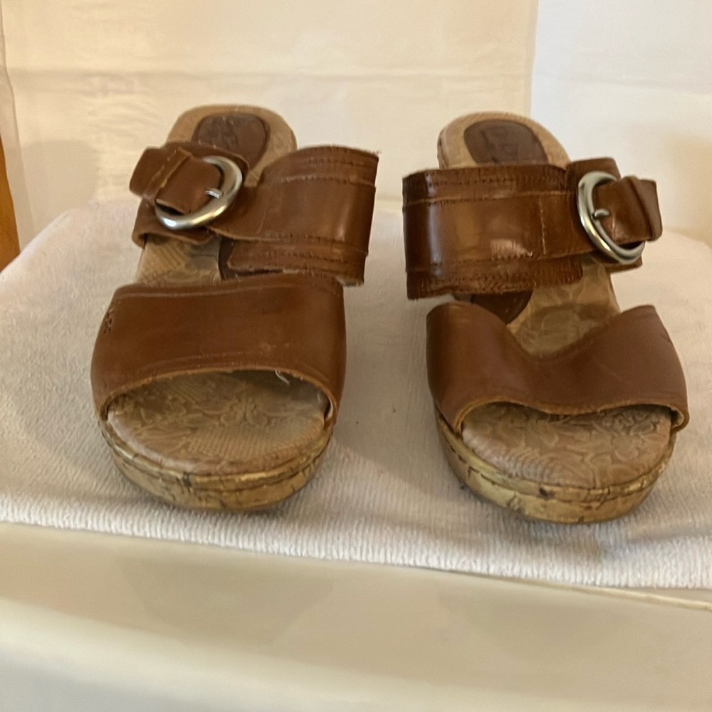 B.O.C. Born Concept Brown Leather Cork Platform Wedge Sz 9 Slip on Sandal